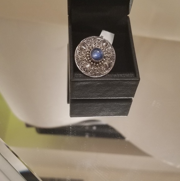 Ring - Picture 4 of 4